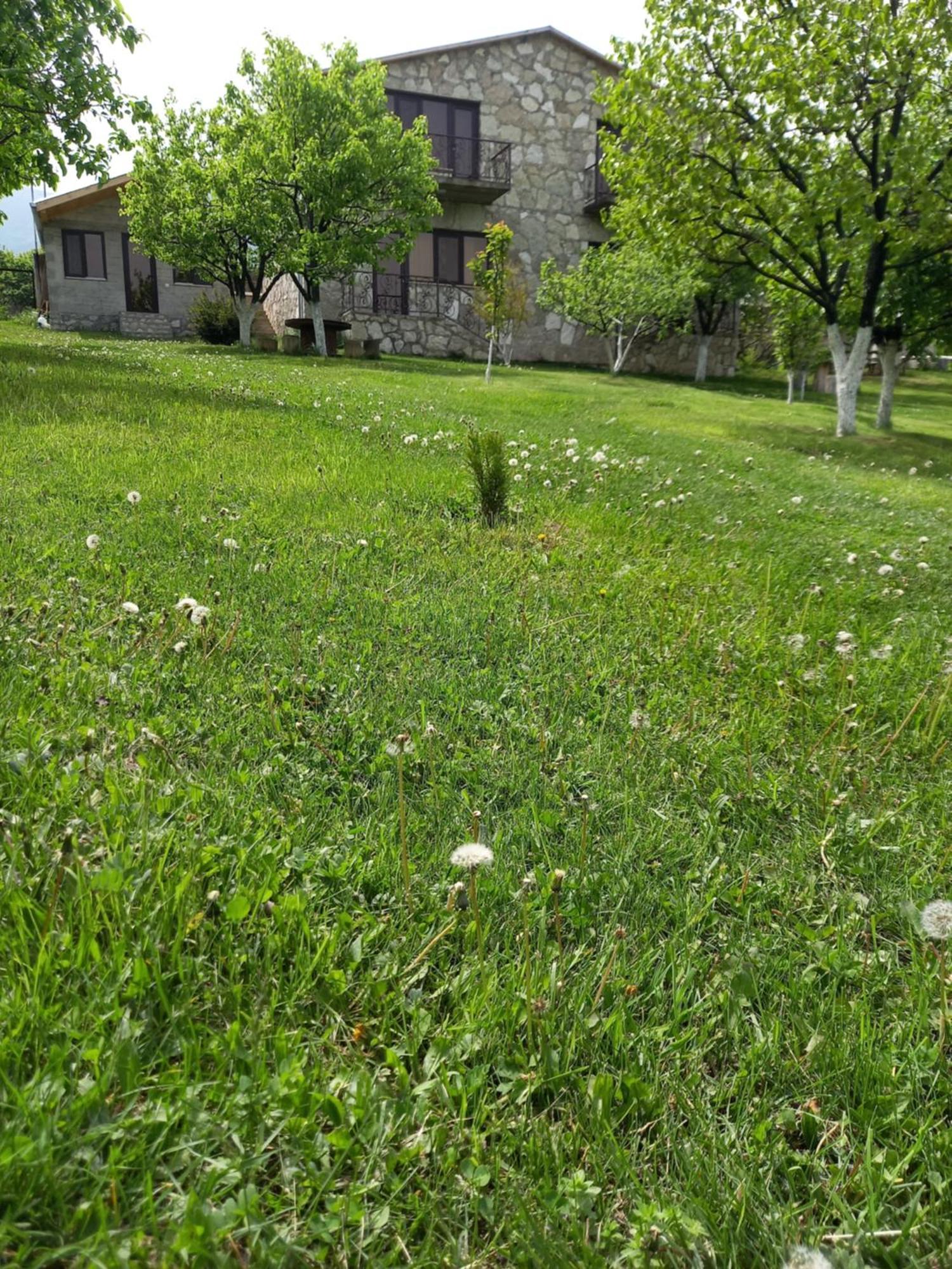 Guest House Ijevan'S Garden Exteriér fotografie
